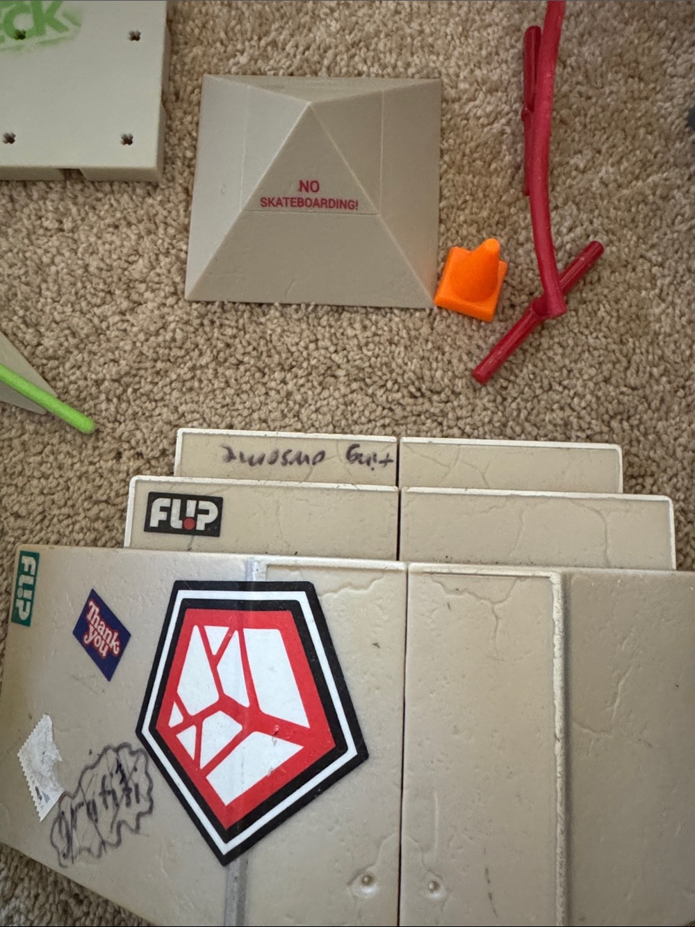 Assorted Tech Deck Fingerboard Skatepark Ramps + Rails - Multicolor - Picture 4 of 7